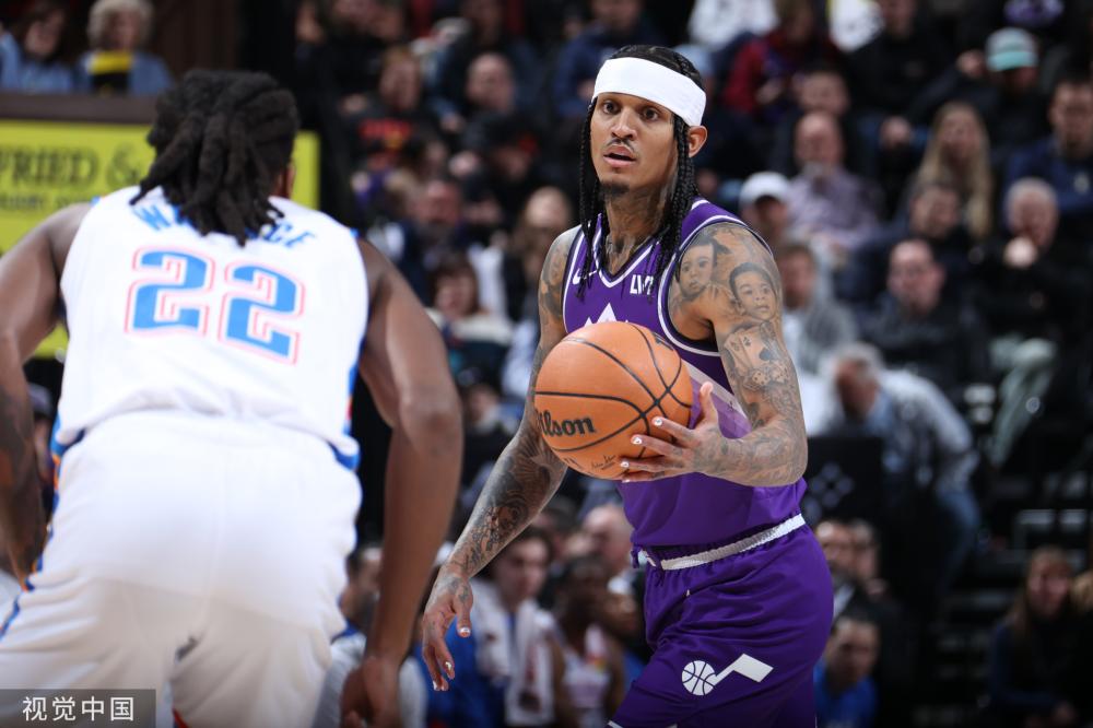 目光再次聚 目光再次聚