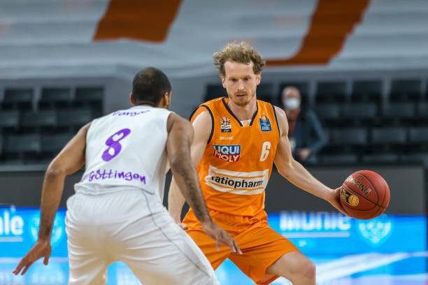 他在禁区内 他在禁区内